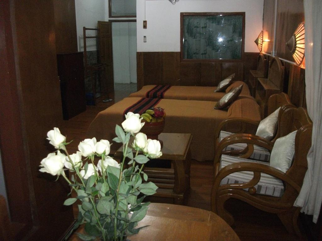 Mingalar Inn Inle Lake Buitenkant foto