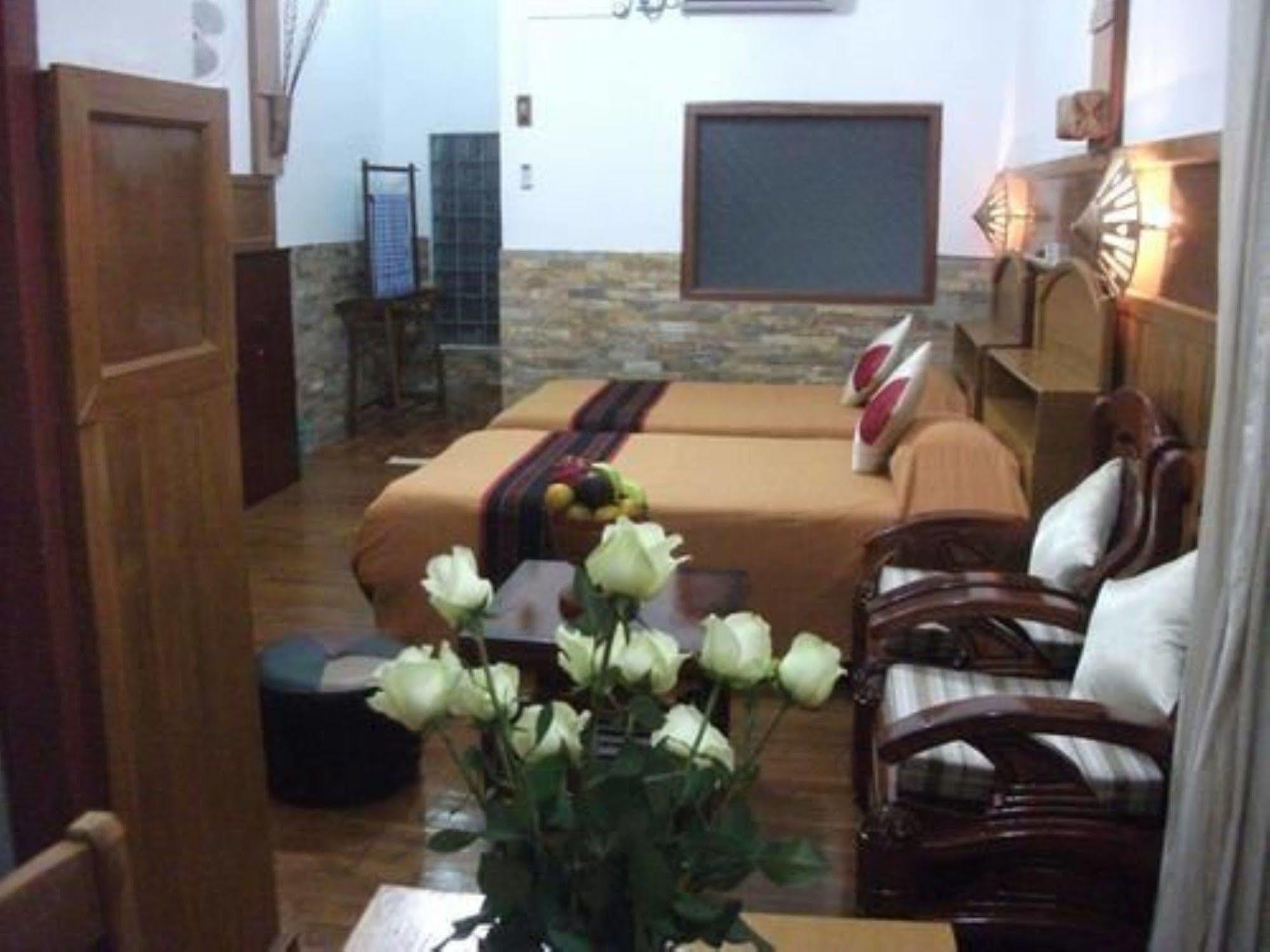 Mingalar Inn Inle Lake Buitenkant foto